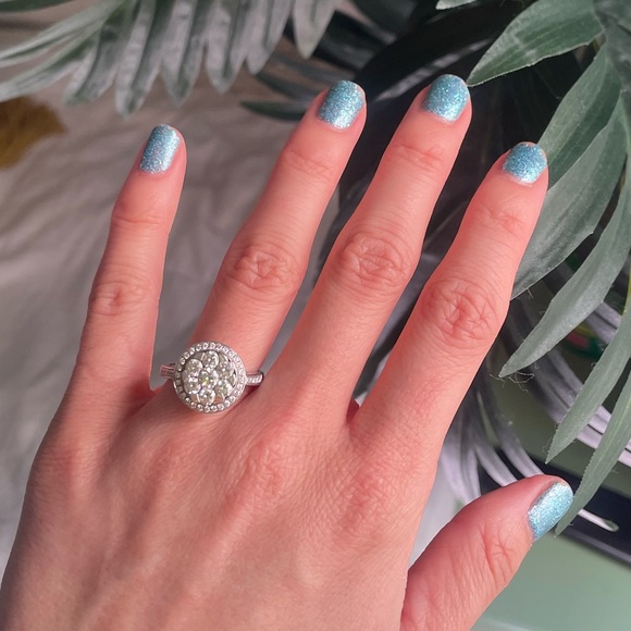 Diamond Ring - Picture 6 of 10